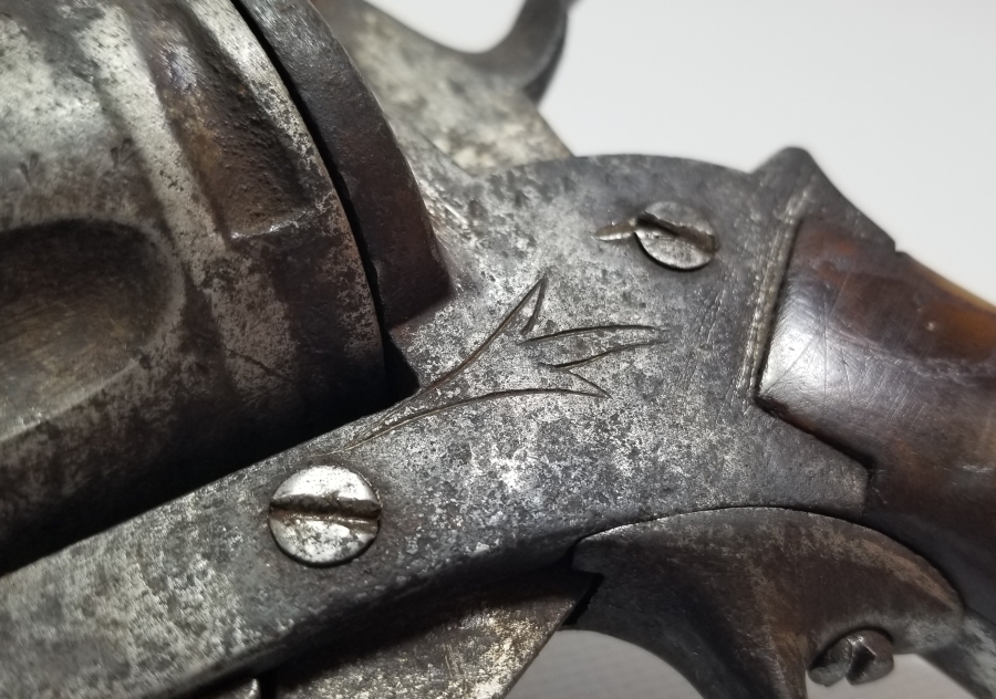 OSMANLI DÖNEMİ KEMİK SAPLI KARADAĞLI SUBAY TABANCASI