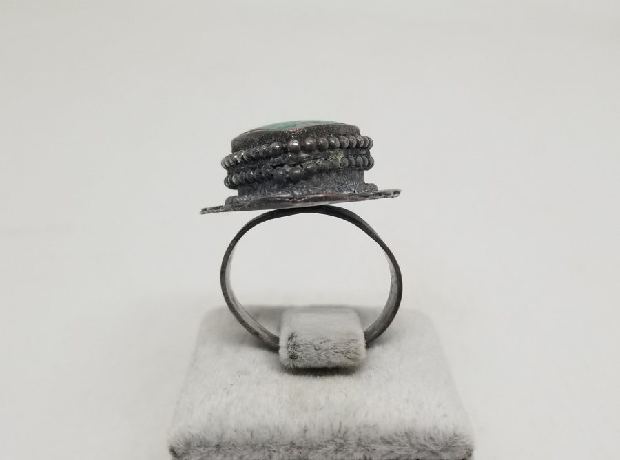 ÜZERİ DOĞAL TAŞLI KABARTMA İŞÇİLİKLİ TÜRKMEN YÜZÜK