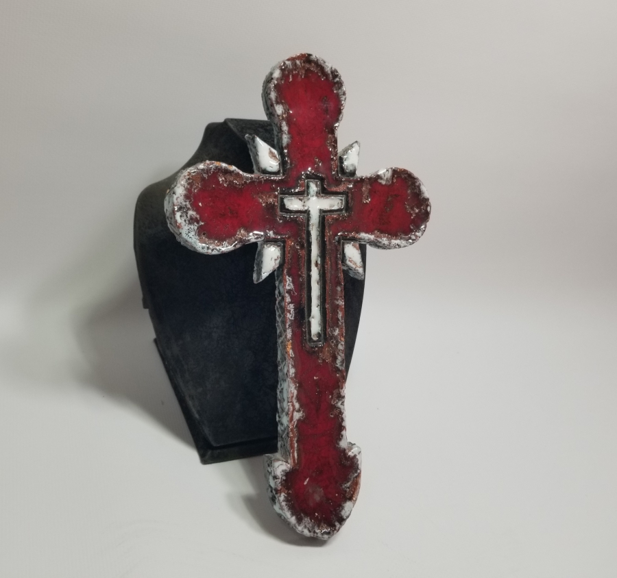 ARKASI SANATÇI İMZALI ÜZERİ SIRLI ANTİKA HAÇ FİGÜRÜ