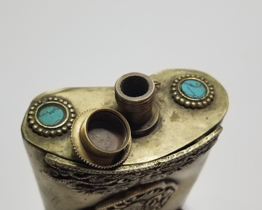 ÜZERİ KABARTMA İŞÇİLİKLİ UZAKDOĞU KUTSAL SU MATARASI