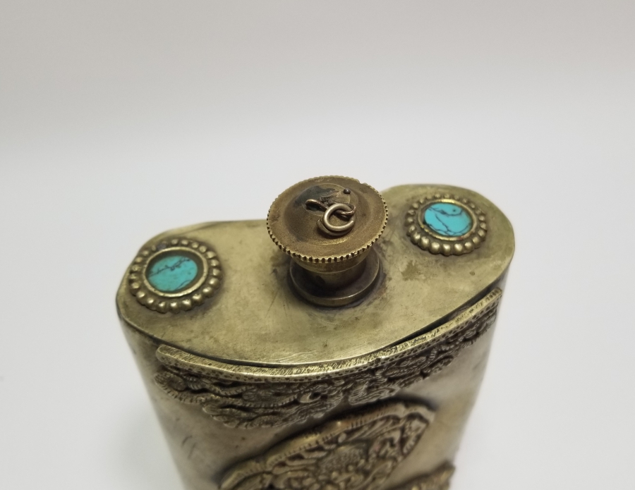 ÜZERİ KABARTMA İŞÇİLİKLİ UZAKDOĞU KUTSAL SU MATARASI