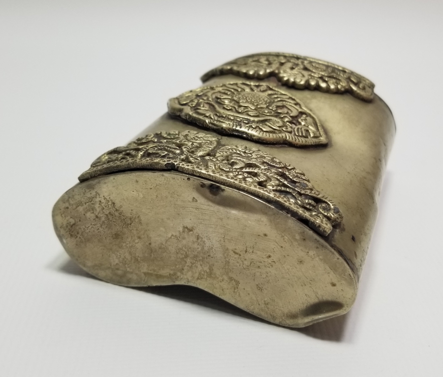 ÜZERİ KABARTMA İŞÇİLİKLİ UZAKDOĞU KUTSAL SU MATARASI