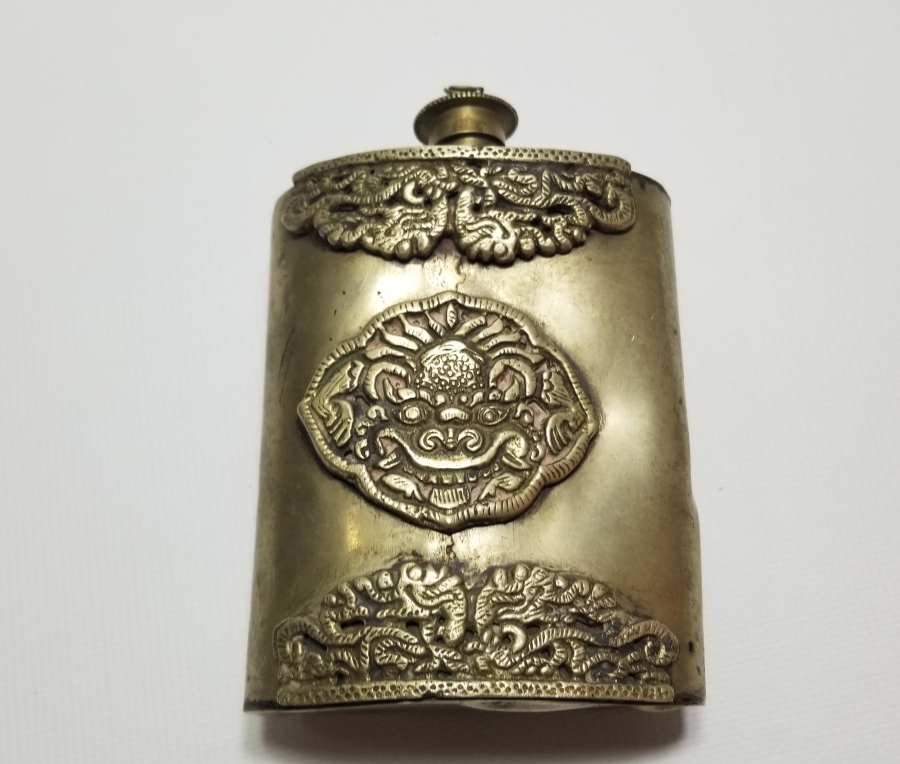 ÜZERİ KABARTMA İŞÇİLİKLİ UZAKDOĞU KUTSAL SU MATARASI