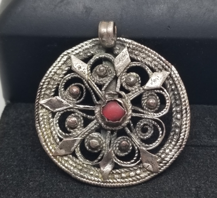 ÜZERİ MERCAN TAŞLI OSMANLI DÖNEMİ GÜMÜŞ KOLYE UCU