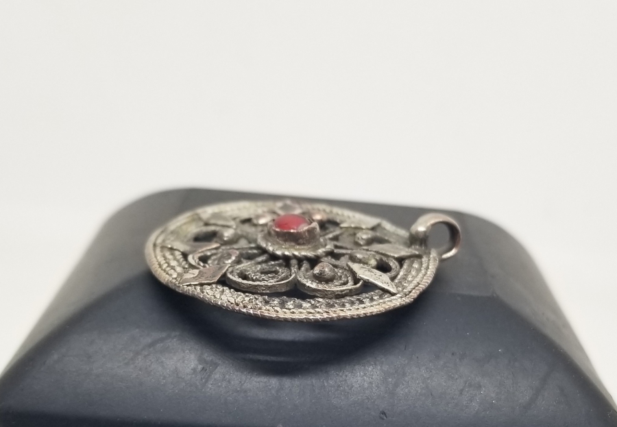 ÜZERİ MERCAN TAŞLI OSMANLI DÖNEMİ GÜMÜŞ KOLYE UCU