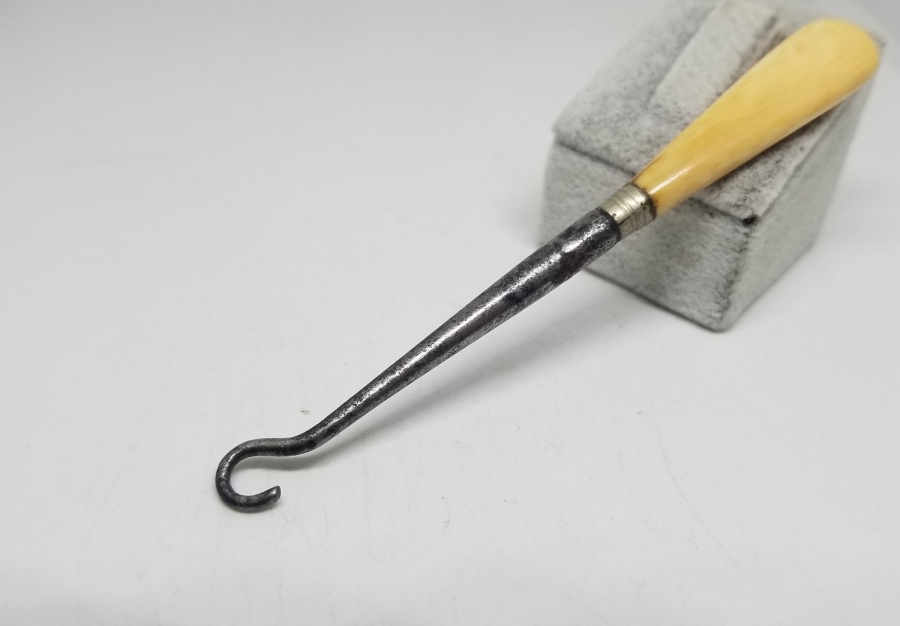 FİLDİŞİ TUTMAÇLI OSMANLI DÖNEMİ POTİN BAĞLAMA ALETİ