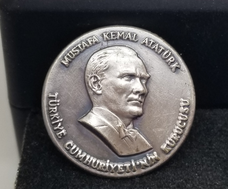 ANTİKA GÜMÜŞ ATATÜRK ROZETİ