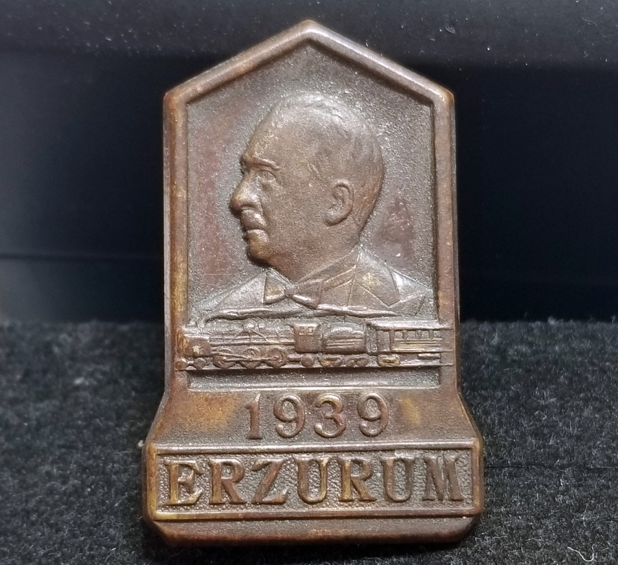 1939 ERZURUM TREN İSTASYONU AÇILIŞ HATIRASI ROZETİ