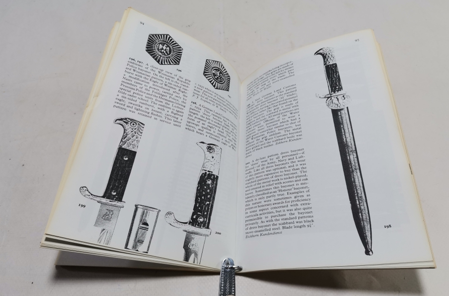 SÜNGÜLER KONULU 1971 TARİHLİ ANTİKA PRESTİJ KİTAP