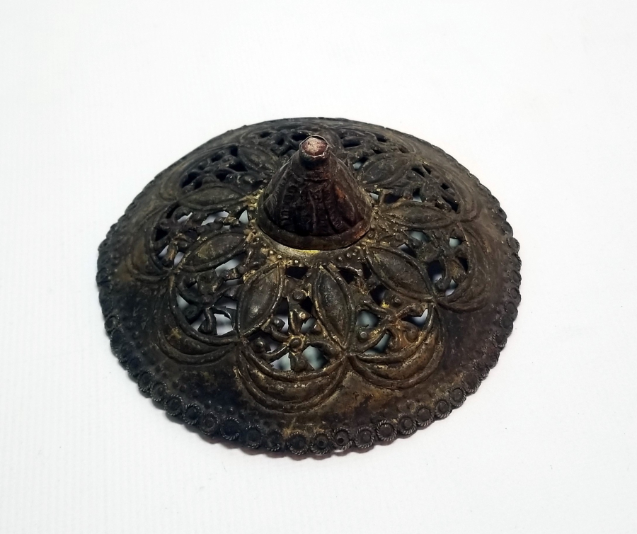 OSMANLI DÖNEMİ KUBBELİ FORMLU VE TESTERE İŞÇİLİKLİ GELİN TEPELİĞİ