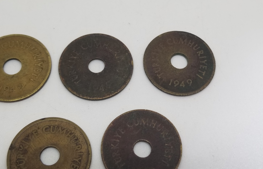 KOLEKSİYONLUK 1948-1949 YILI DELİKLİ 2.5 KURUŞ LOTU