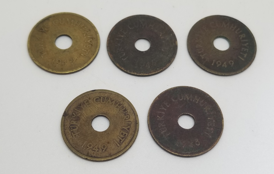 KOLEKSİYONLUK 1948-1949 YILI DELİKLİ 2.5 KURUŞ LOTU