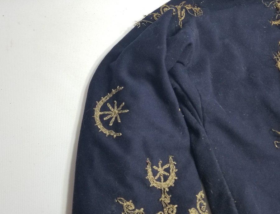 ÜZERİ AY YILDIZ FİGÜRLÜ OSMANLI DÖNEMİ ÇUHA DAMAT CEPKENİ