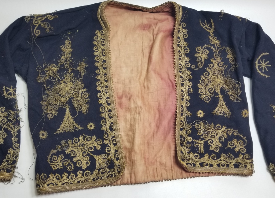 ÜZERİ AY YILDIZ FİGÜRLÜ OSMANLI DÖNEMİ ÇUHA DAMAT CEPKENİ