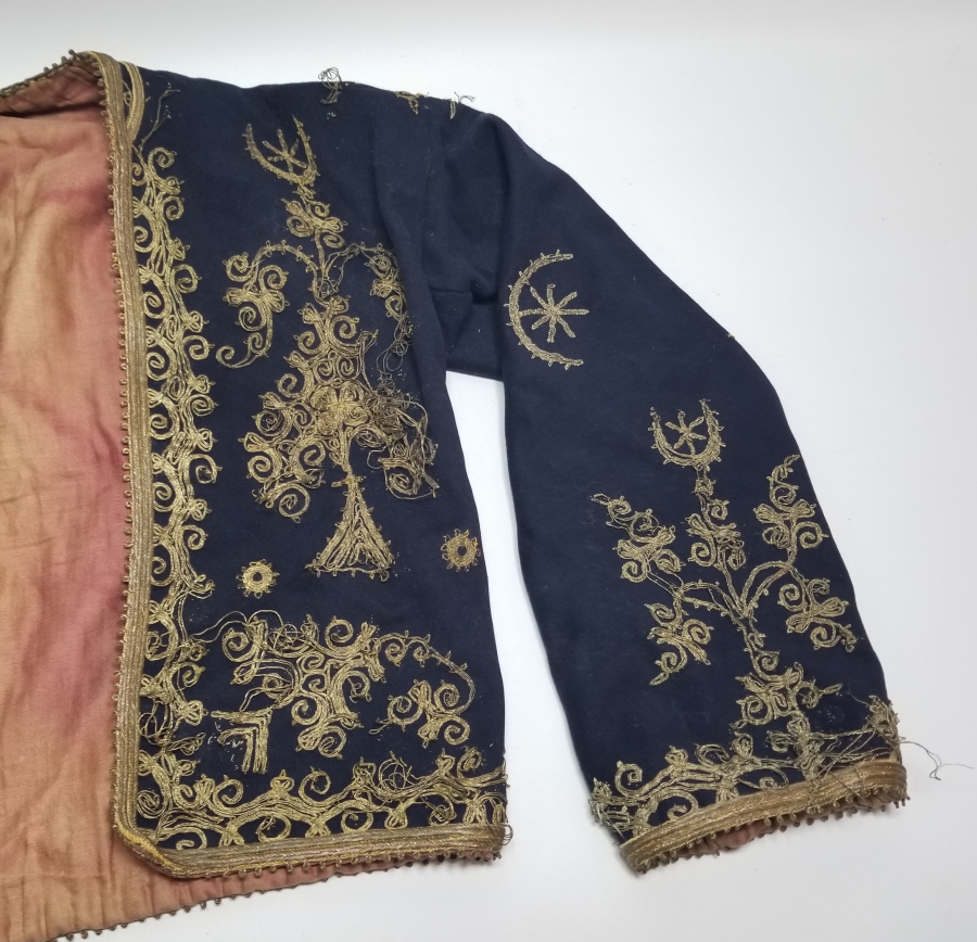 ÜZERİ AY YILDIZ FİGÜRLÜ OSMANLI DÖNEMİ ÇUHA DAMAT CEPKENİ