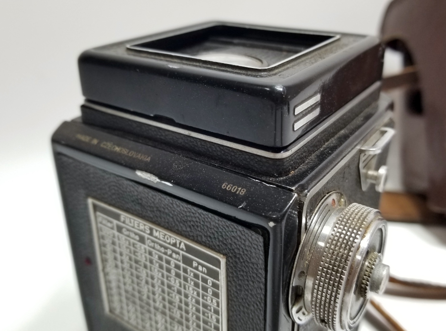 DERİ KILIFINDA ANTİKA FOTOĞRAF MAKİNESİ