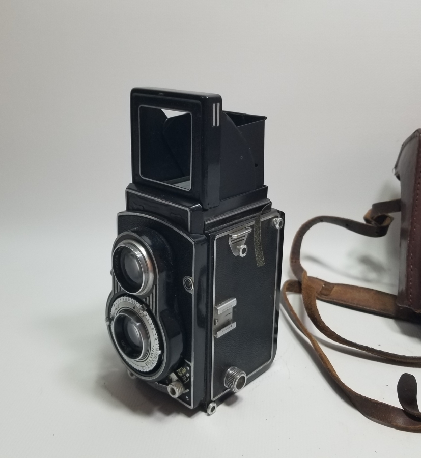 DERİ KILIFINDA ANTİKA FOTOĞRAF MAKİNESİ