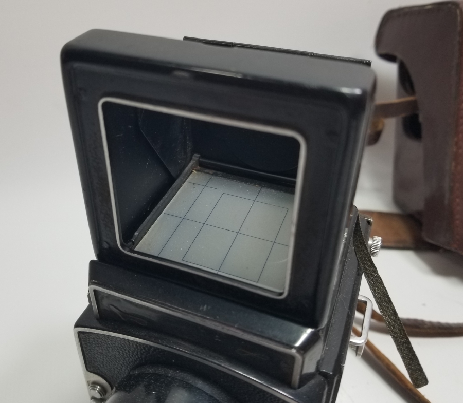 DERİ KILIFINDA ANTİKA FOTOĞRAF MAKİNESİ