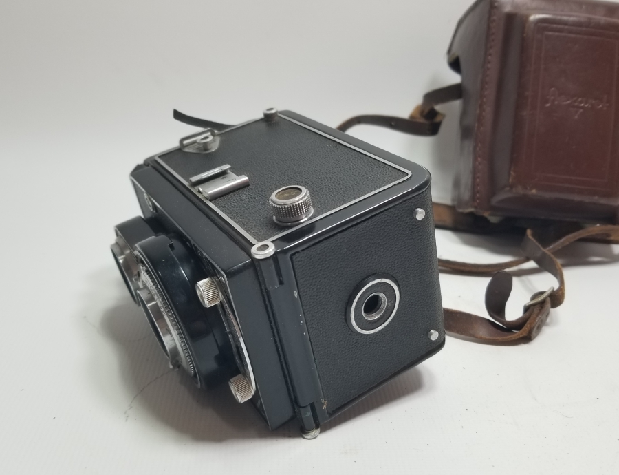 DERİ KILIFINDA ANTİKA FOTOĞRAF MAKİNESİ