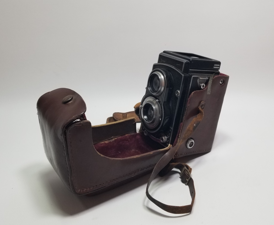 DERİ KILIFINDA ANTİKA FOTOĞRAF MAKİNESİ
