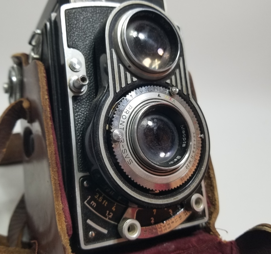 DERİ KILIFINDA ANTİKA FOTOĞRAF MAKİNESİ