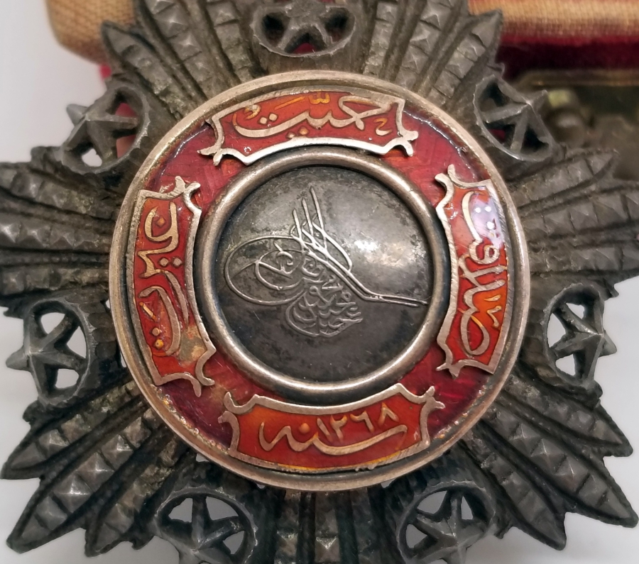 ORİJİNAL KUTUSUNDA 5. DERECE MECİDİ NİŞANI