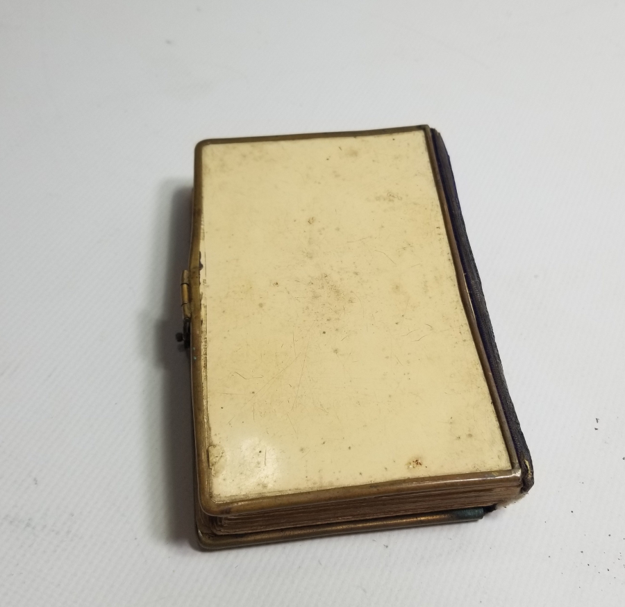 İÇİNDE RENKLİ GRAVÜRLER BULUNAN 1908 TARİHLİ NADİR İNCİL