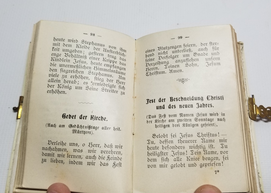 İÇİNDE RENKLİ GRAVÜRLER BULUNAN 1908 TARİHLİ NADİR İNCİL
