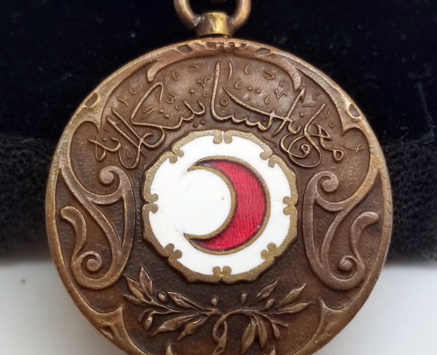 ORİJİNAL ASKI VE KURDELASI İLE BRONZ HİLAL-İ AHMER MADALYASI