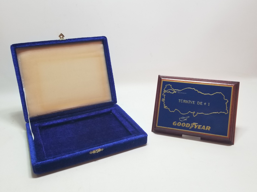 AHŞAP ÜZERİ MİNELİ GOODYEAR PLAKET