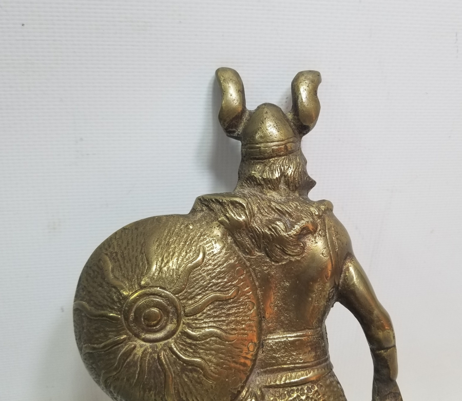 KABARTMA İŞÇİLİKLİ BRONZ DÖKÜM VİKİNG HEYKELİ