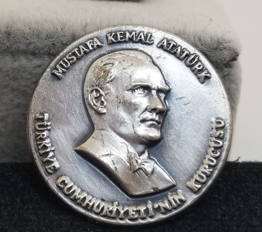 ANTİKA GÜMÜŞ ATATÜRK ROZETİ