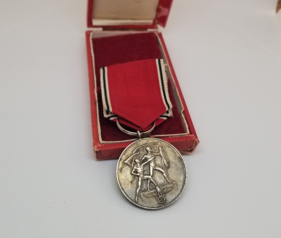 ORİJİNAL KUTUSUNDA NAZİ ANSCHLUSS HATIRA MADALYASI