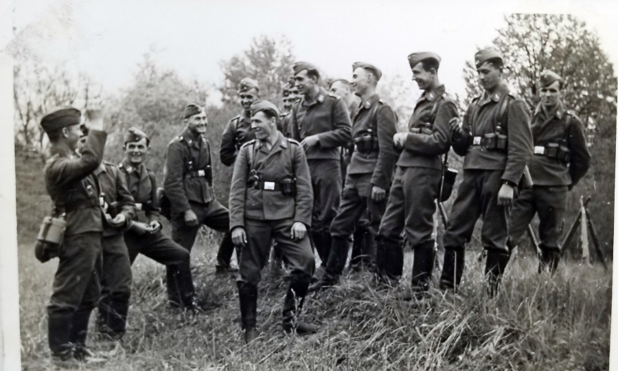 2. DÜNYA SAVAŞI DÖNEMİ NAZİ ALMAN PİYADE BİRLİĞİ NADİR NAZİ FOTOĞRAF