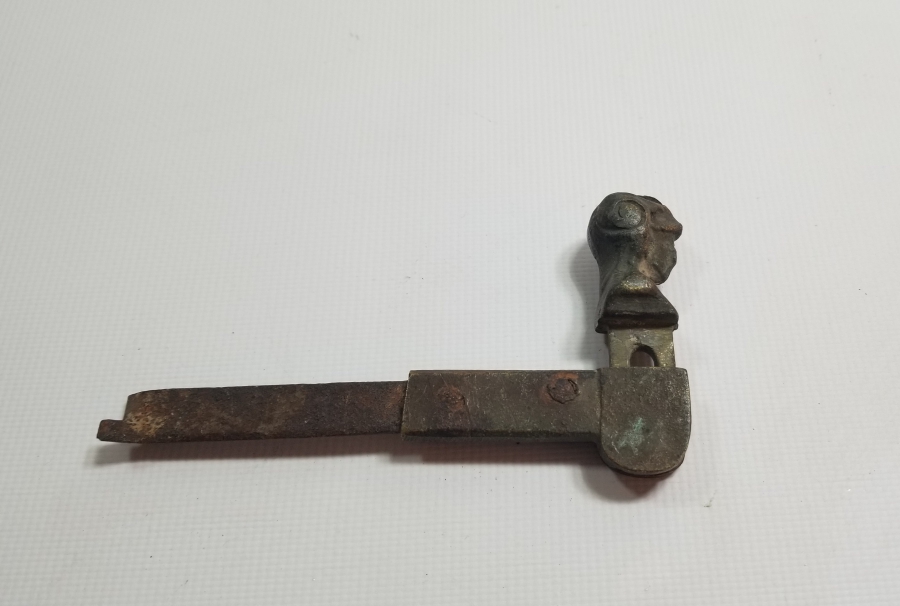 OSMANLI DÖNEMİ GLADYATÖR FORMUNDA YAPILMIŞ RUM İŞİ PENCERE TUTMACI