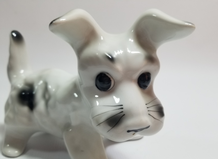 ANTİKA PORSELEN KÖPEK FİGÜRÜ