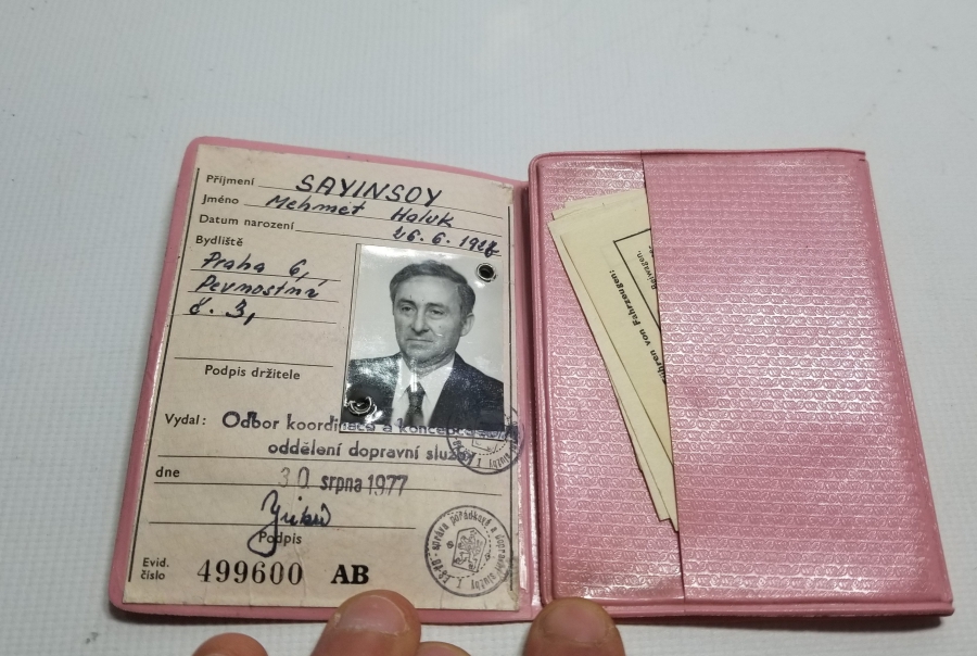BİR TÜRK'E AİT ÇEKOSLAVAK KİMLİK