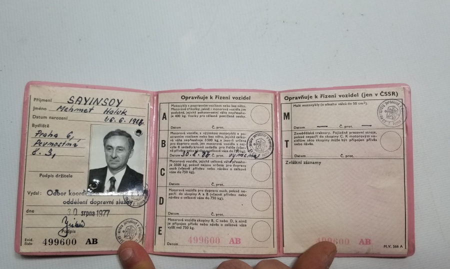BİR TÜRK'E AİT ÇEKOSLAVAK KİMLİK