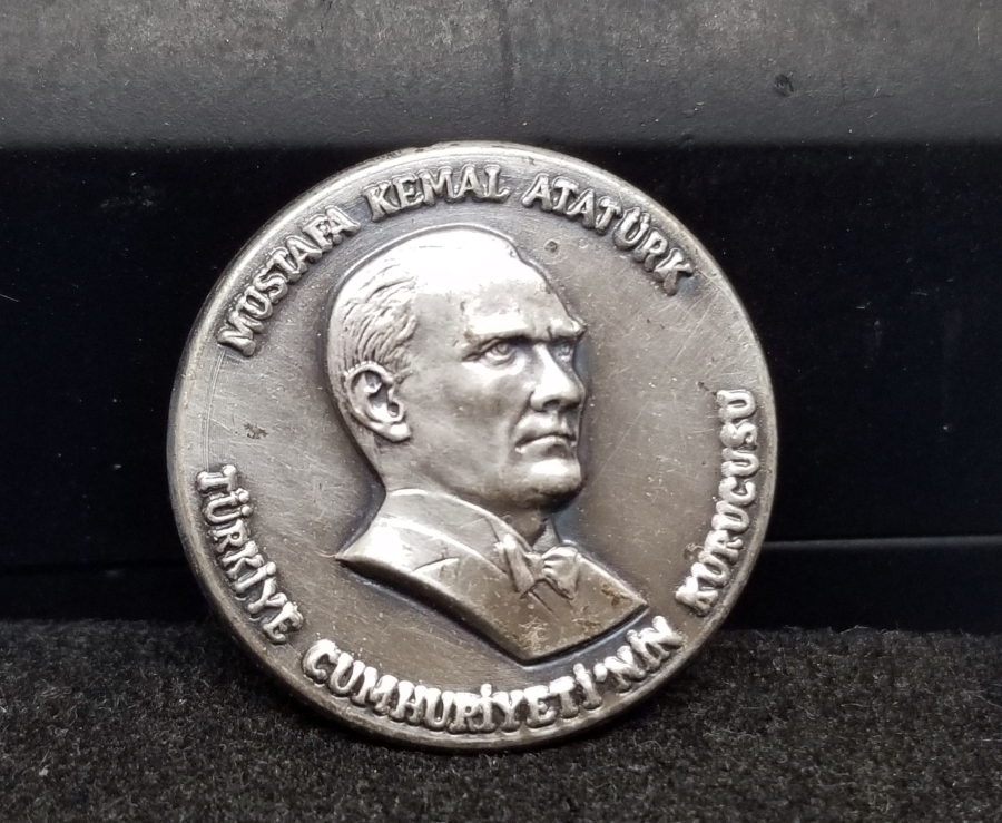 ANTİKA GÜMÜŞ ATATÜRK ROZETİ