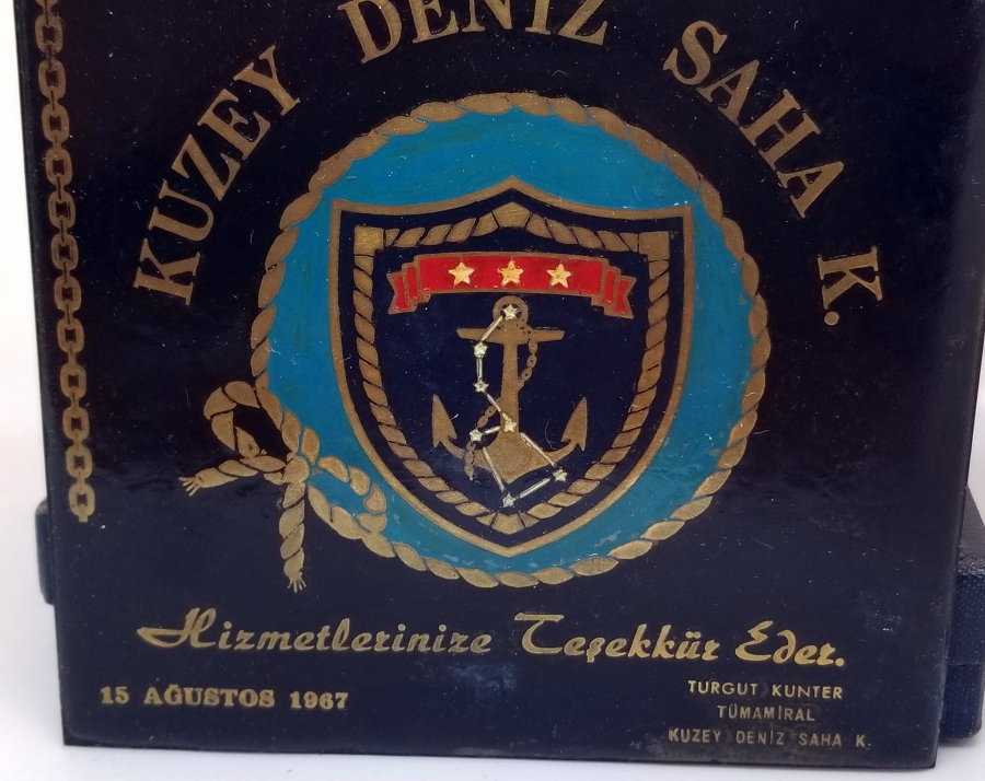 BİNBAŞI SIRRI ÖZER'E VERİLMİŞ HİZMET ŞİLTİ