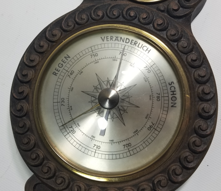TERMOMETRE VE BAROMETRESİ MEVCUT AHŞAP DUVAR OBJESİ