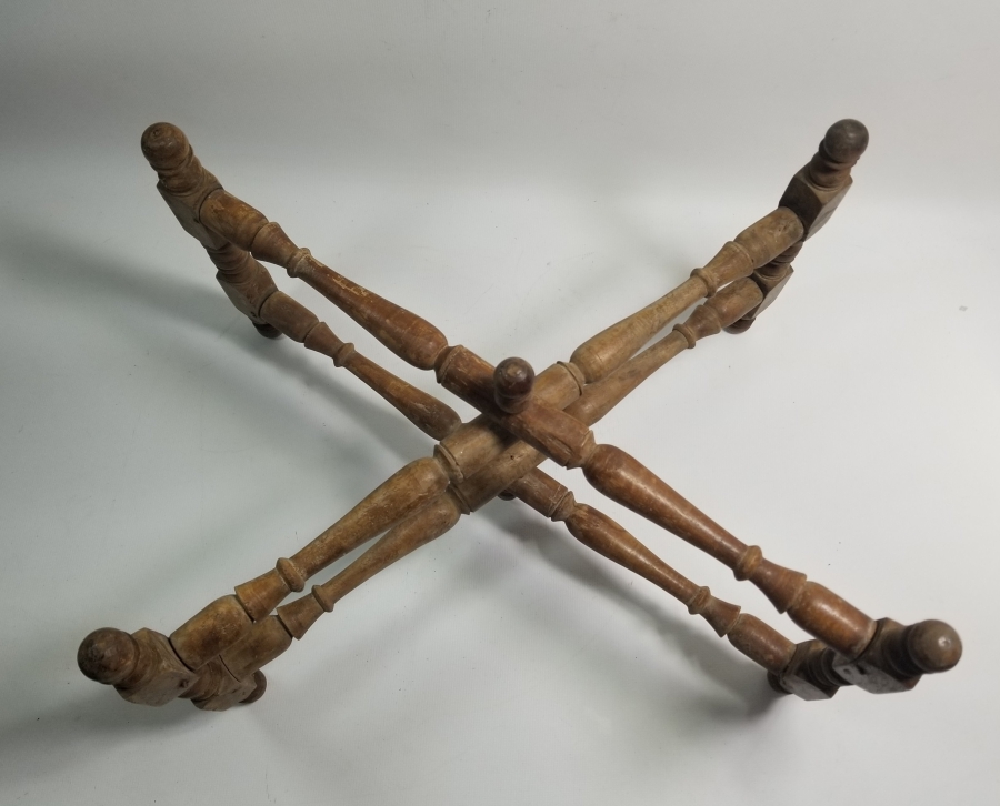 NADİR TİPTE OSMANLI DÖNEMİ AHŞAP SOFRA ALTI