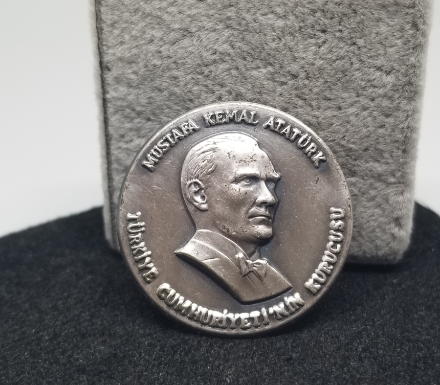 ANTİKA GÜMÜŞ ATATÜRK ROZETİ