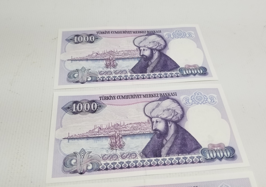 ÇOK YÜKSEK KONDİSYONDA SIRALI SERİ NUMARALI 5 ADET 7. EMİSYON 1. TERTİP - 1000 TÜRK LİRASI-
