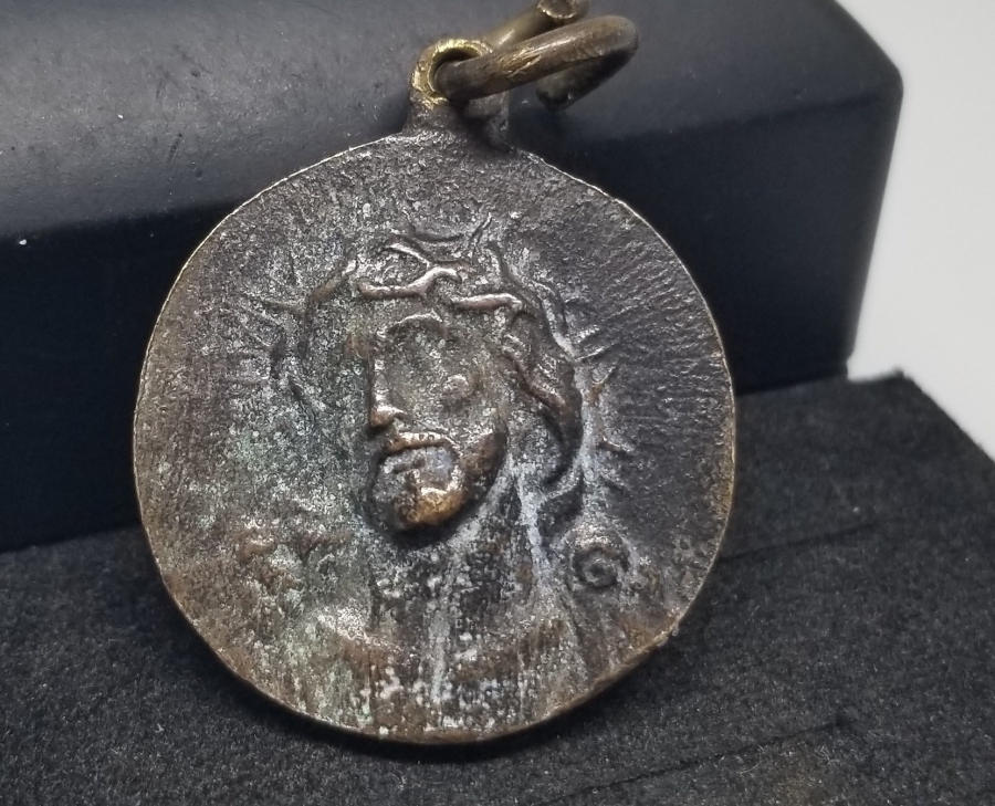 HZ İSA GÖRSELLİ BRONZ KOLYE UCU