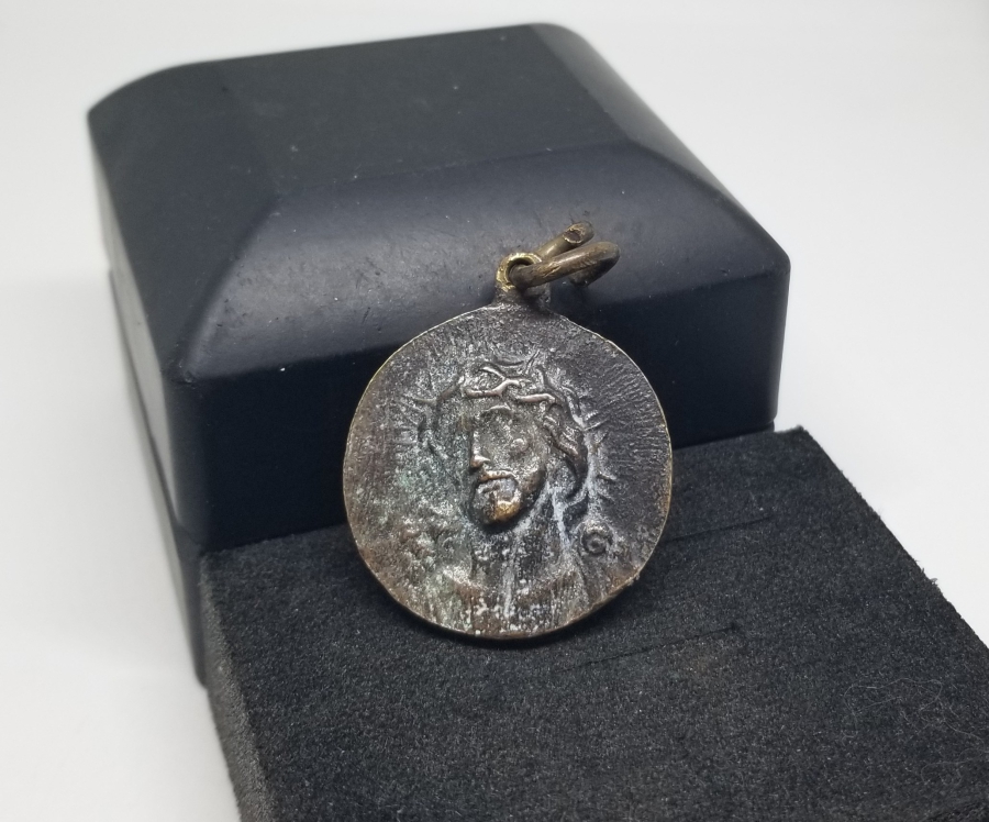 HZ İSA GÖRSELLİ BRONZ KOLYE UCU