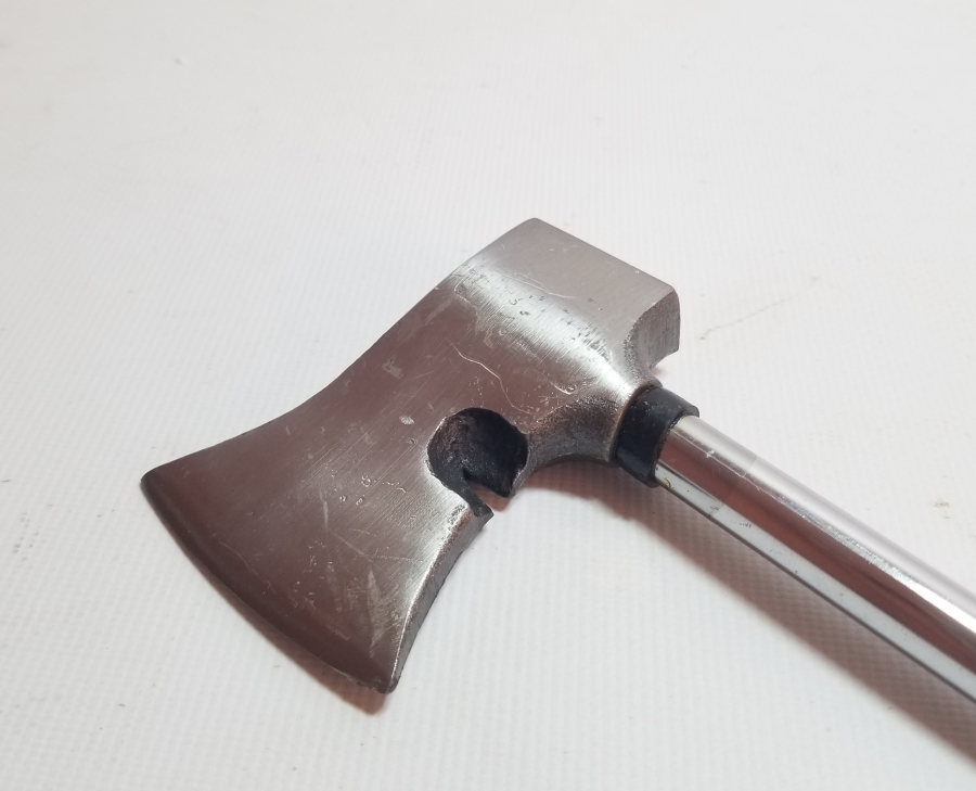 PLASTİK SAPLI YANGIN BALTASI