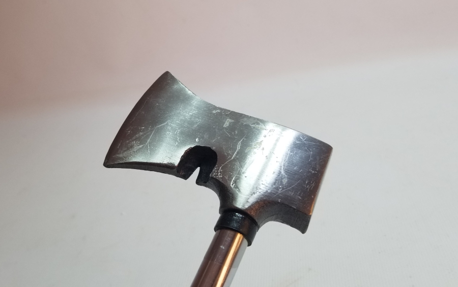 PLASTİK SAPLI YANGIN BALTASI