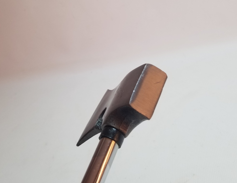 PLASTİK SAPLI YANGIN BALTASI