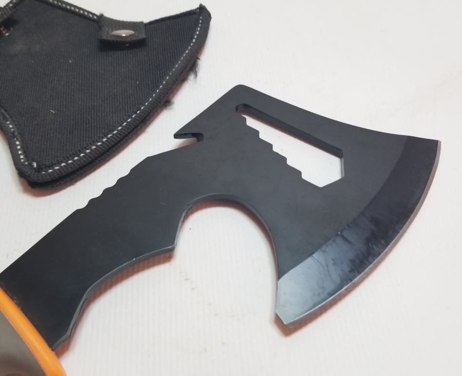 PLASTİK TUTMAÇLI KAMPÇI BALTASI
